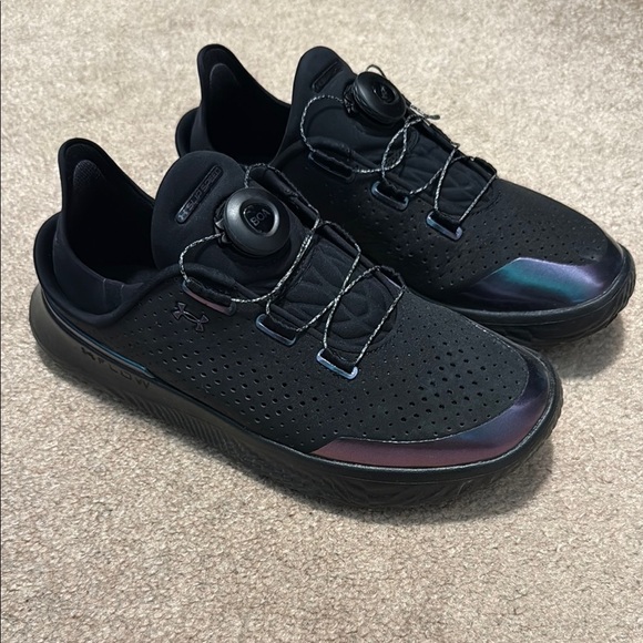 Under Armour Black Athletic Shoes with Modern Silhouette - Picture 1 of 6